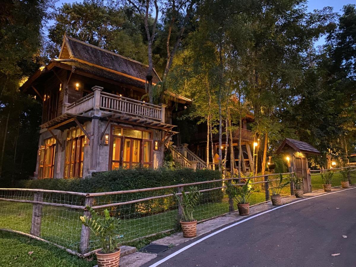 Отель Ruean Racha Чиангмай Экстерьер фото